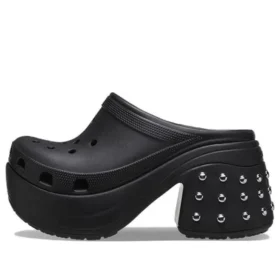 Siren Studded Clogs “Black”